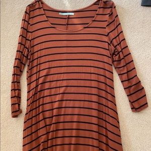 Large dress with pockets